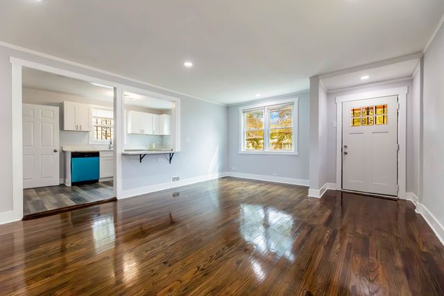 11104 S Avenue O Avenue, Chicago, IL 60617