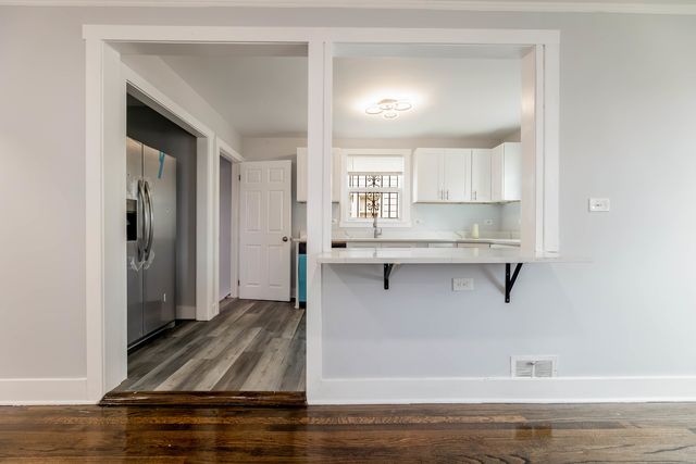 11104 S Avenue O Avenue, Chicago, IL 60617