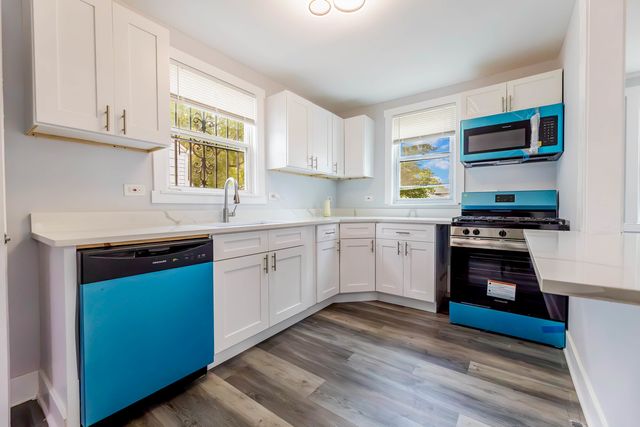11104 S Avenue O Avenue, Chicago, IL 60617