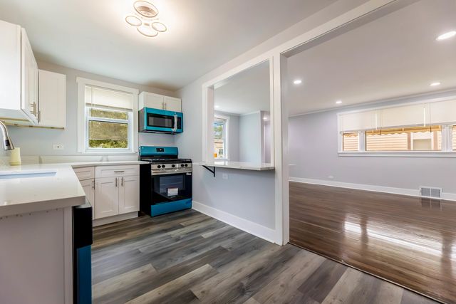 11104 S Avenue O Avenue, Chicago, IL 60617
