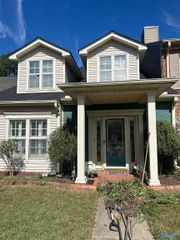 1532 River Bend Place SE, Decatur, AL 35601