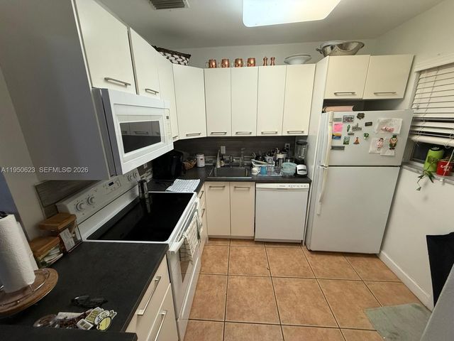 700 Layne Blvd 317, Hallandale Beach, FL 33009