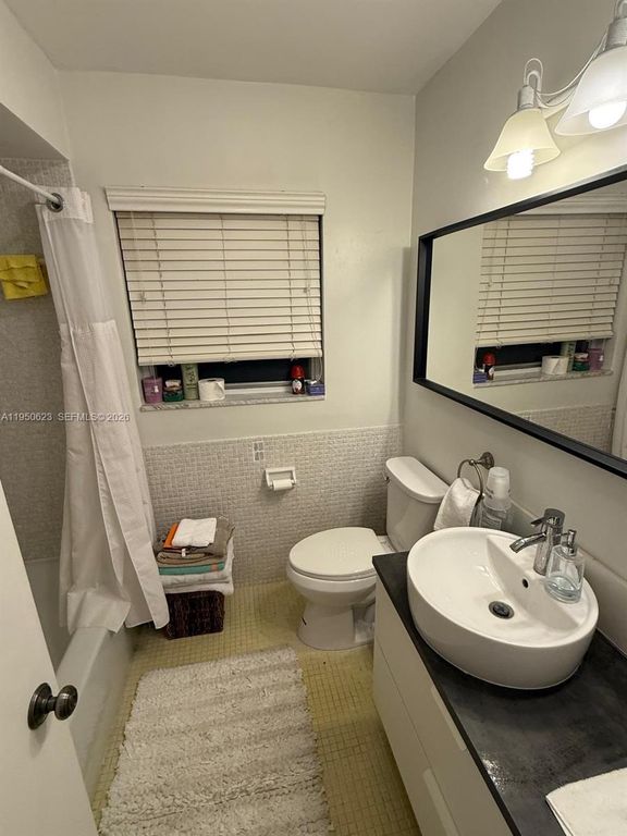 700 Layne Blvd 317, Hallandale Beach, FL 33009