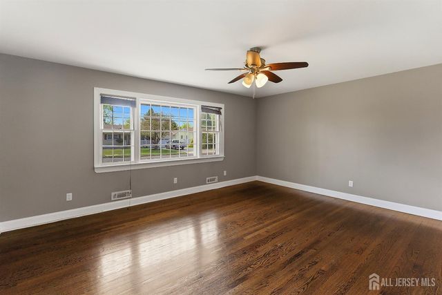 154 Mulberry Lane, Middlesex, NJ 08846