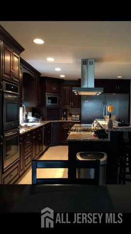 154 Mulberry Lane, Middlesex, NJ 08846