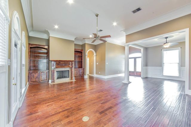 216 Joshua Reed Dr, Houma, LA 70360