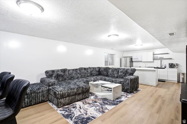 882 N 3625 W, Layton, UT 84041