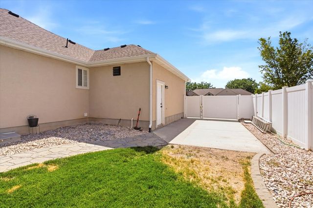 882 N 3625 W, Layton, UT 84041