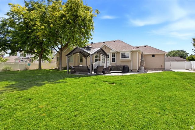882 N 3625 W, Layton, UT 84041
