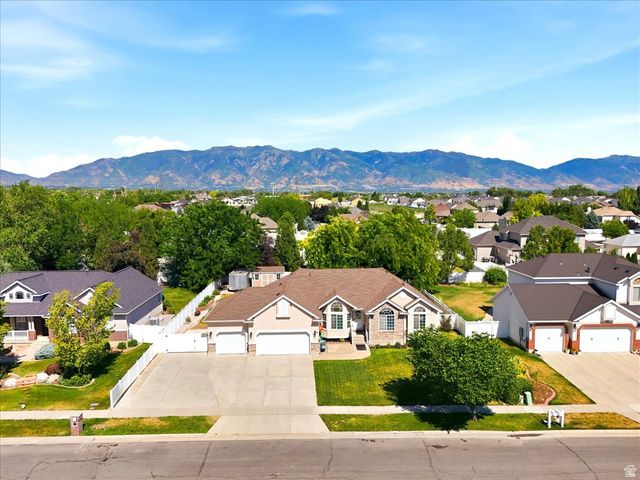 882 N 3625 W, Layton, UT 84041
