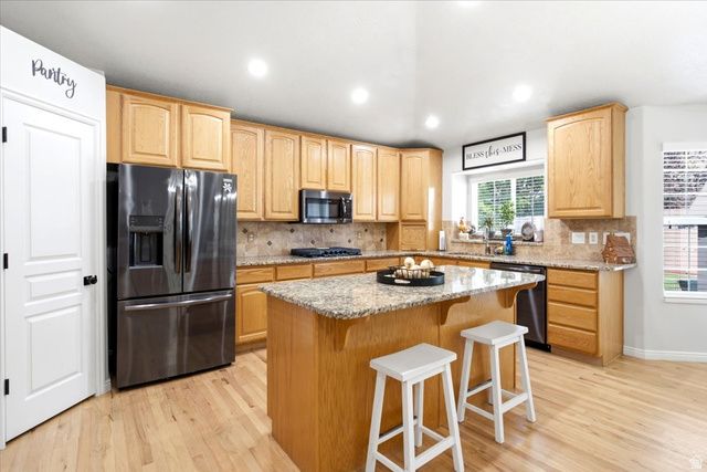 882 N 3625 W, Layton, UT 84041