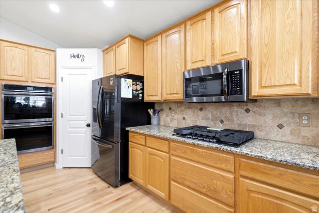 882 N 3625 W, Layton, UT 84041