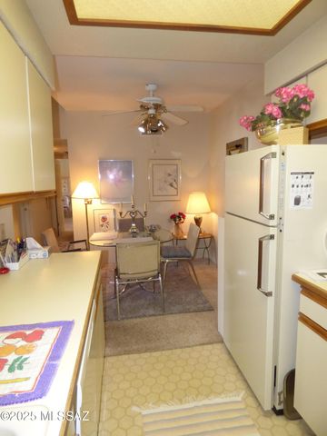 5750 N Camino Esplendora Apt 228, Tucson, AZ 85718