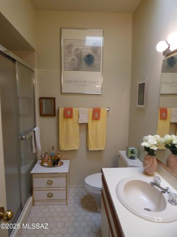 5750 N Camino Esplendora Apt 228, Tucson, AZ 85718