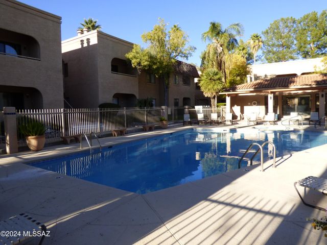 5750 N Camino Esplendora Apt 228, Tucson, AZ 85718