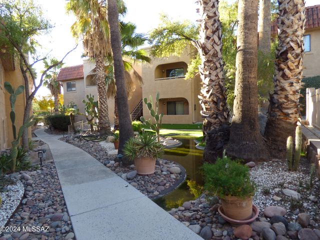 5750 N Camino Esplendora Apt 228, Tucson, AZ 85718