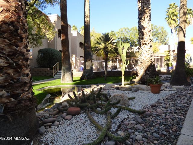 5750 N Camino Esplendora Apt 228, Tucson, AZ 85718