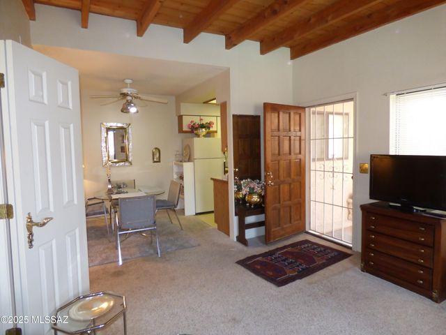 5750 N Camino Esplendora Apt 228, Tucson, AZ 85718