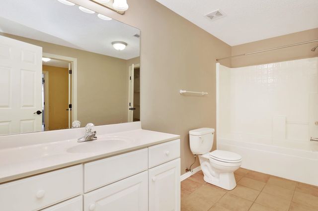 4441 N Rushwood Ct, Bel Aire, KS 67226