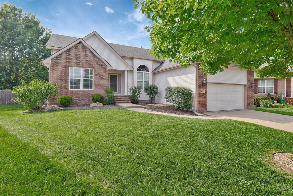 4441 N Rushwood Ct, Bel Aire, KS 67226