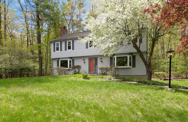 18 Winterberry Drive, Amherst, NH 03031