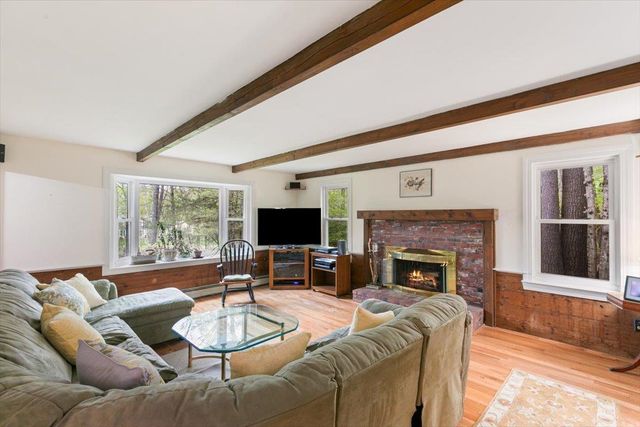 18 Winterberry Drive, Amherst, NH 03031