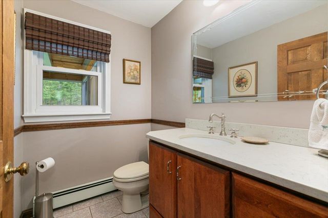 18 Winterberry Drive, Amherst, NH 03031