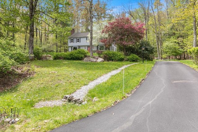 18 Winterberry Drive, Amherst, NH 03031