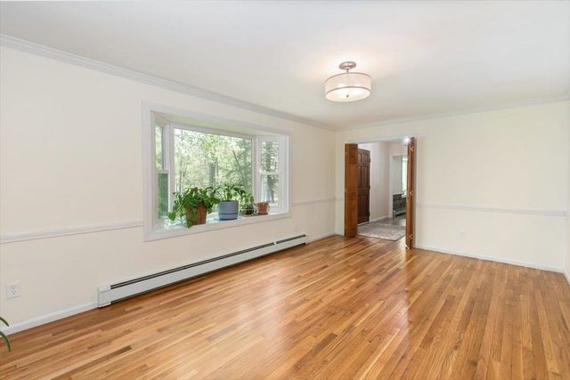 18 Winterberry Drive, Amherst, NH 03031