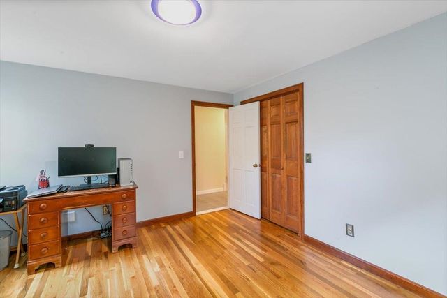 18 Winterberry Drive, Amherst, NH 03031