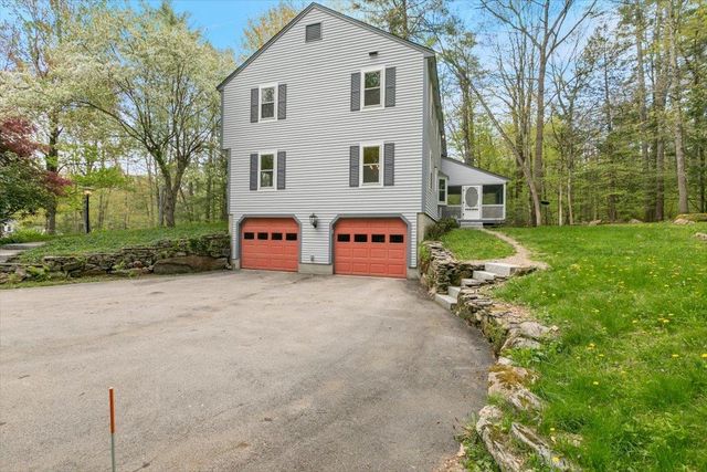18 Winterberry Drive, Amherst, NH 03031