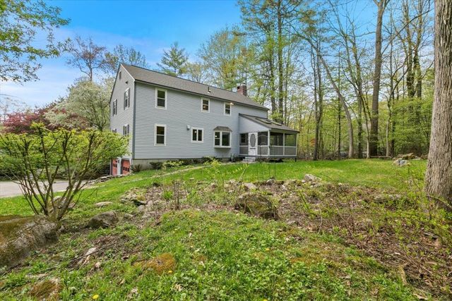 18 Winterberry Drive, Amherst, NH 03031