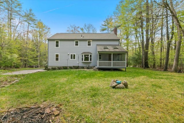 18 Winterberry Drive, Amherst, NH 03031