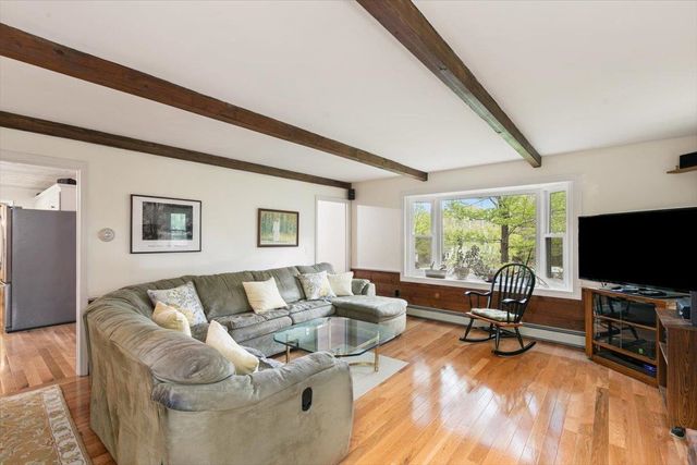 18 Winterberry Drive, Amherst, NH 03031
