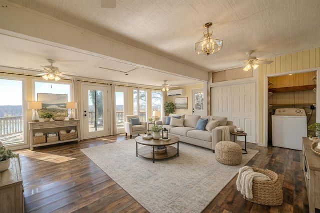 385 SALT LN, Savannah, TN 38372