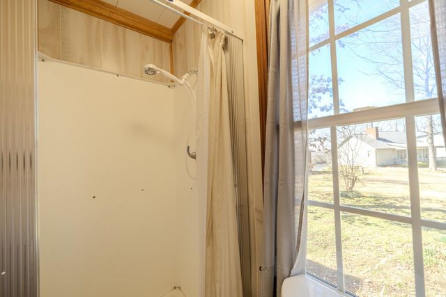 385 SALT LN, Savannah, TN 38372