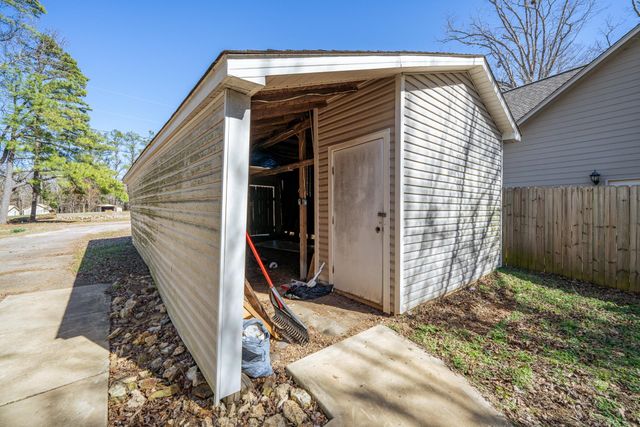 385 SALT LN, Savannah, TN 38372