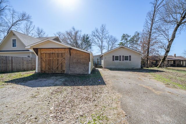 385 SALT LN, Savannah, TN 38372