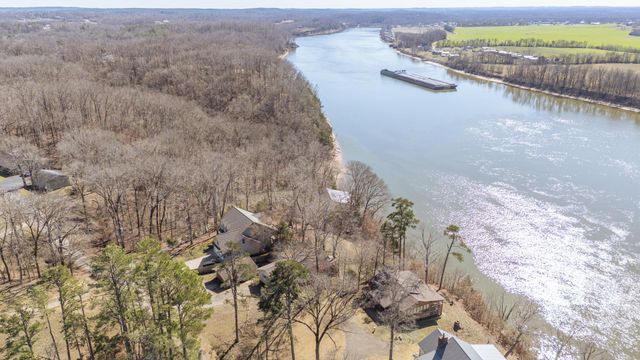 385 SALT LN, Savannah, TN 38372