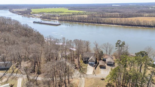 385 SALT LN, Savannah, TN 38372