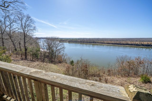 385 SALT LN, Savannah, TN 38372