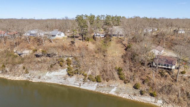 385 SALT LN, Savannah, TN 38372