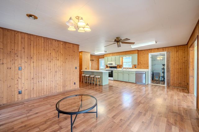 385 SALT LN, Savannah, TN 38372