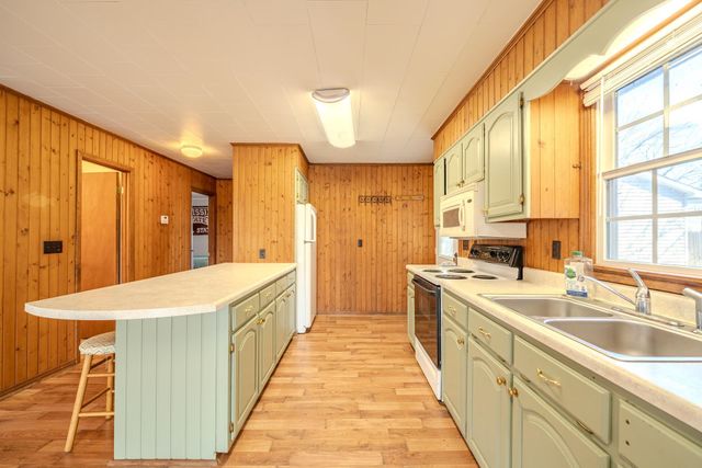 385 SALT LN, Savannah, TN 38372