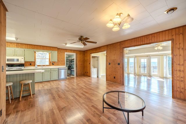 385 SALT LN, Savannah, TN 38372