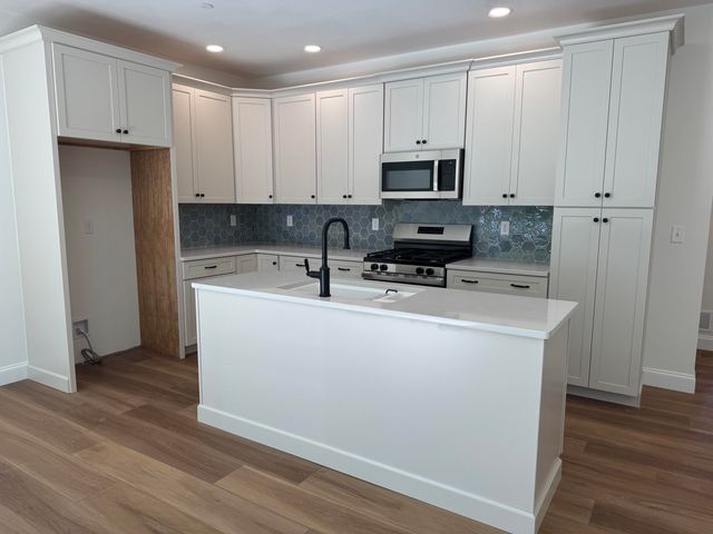 5A Dearborn Circle, Goffstown, NH 03045