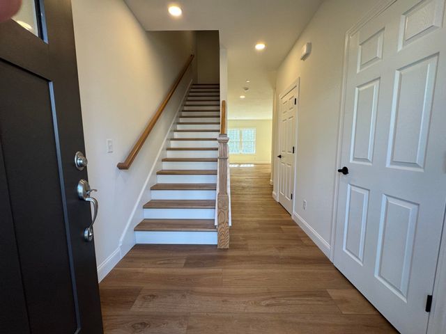 5A Dearborn Circle, Goffstown, NH 03045