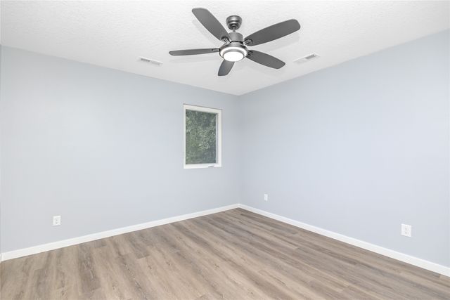 1504 E 13th Street, Des Moines, IA 50316