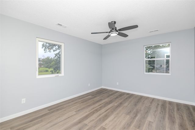 1504 E 13th Street, Des Moines, IA 50316