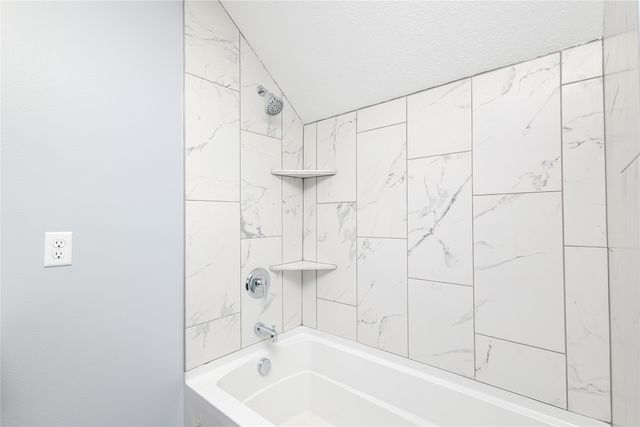 1504 E 13th Street, Des Moines, IA 50316